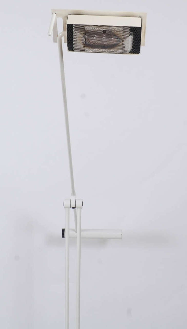 Mid-Century White Steel Adjustable Floor Lamp Samurai Made by Italian Stilnovo For Sale 1