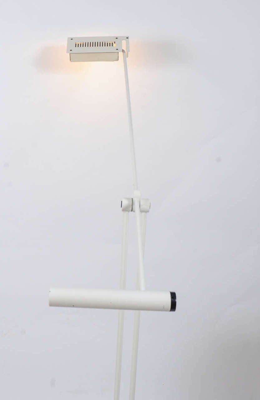 Mid-Century White Steel Adjustable Floor Lamp Samurai Made by Italian Stilnovo For Sale 4