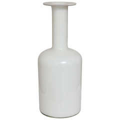 White Gulvase