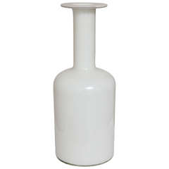 White Gulvase