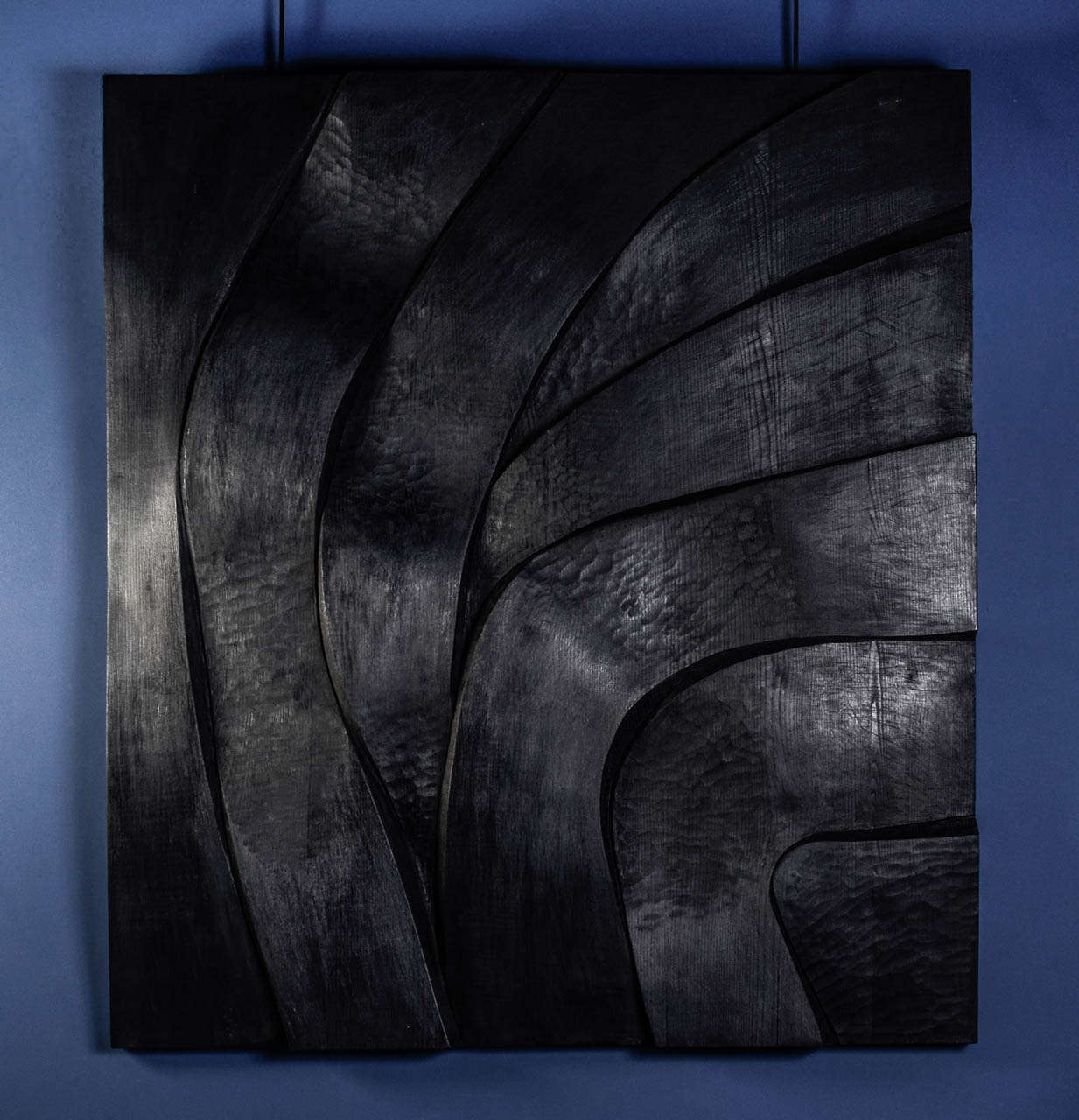 Bas-relief wall sculpture in black wood by Bertrand Créac'h - Contemporary work
