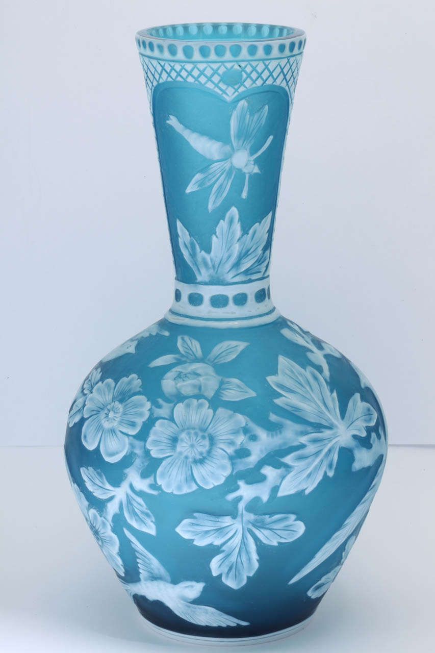 A Fine Unmarked Stevens & Williams Cameo Glass Vase For Sale 3