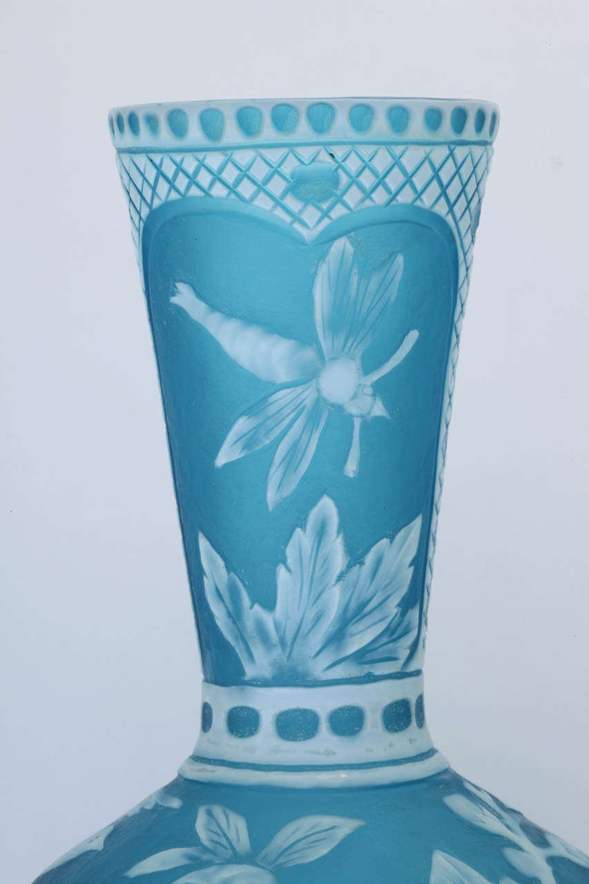 A Fine Unmarked Stevens & Williams Cameo Glass Vase For Sale 5