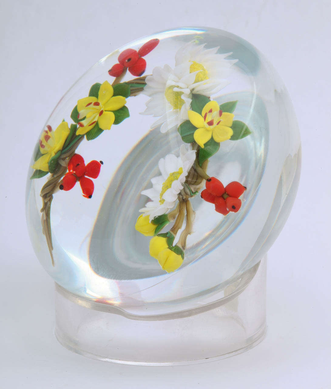 20th Century A Beautiful Paul Stankard Braided Stem Bouquet Paperweight For Sale