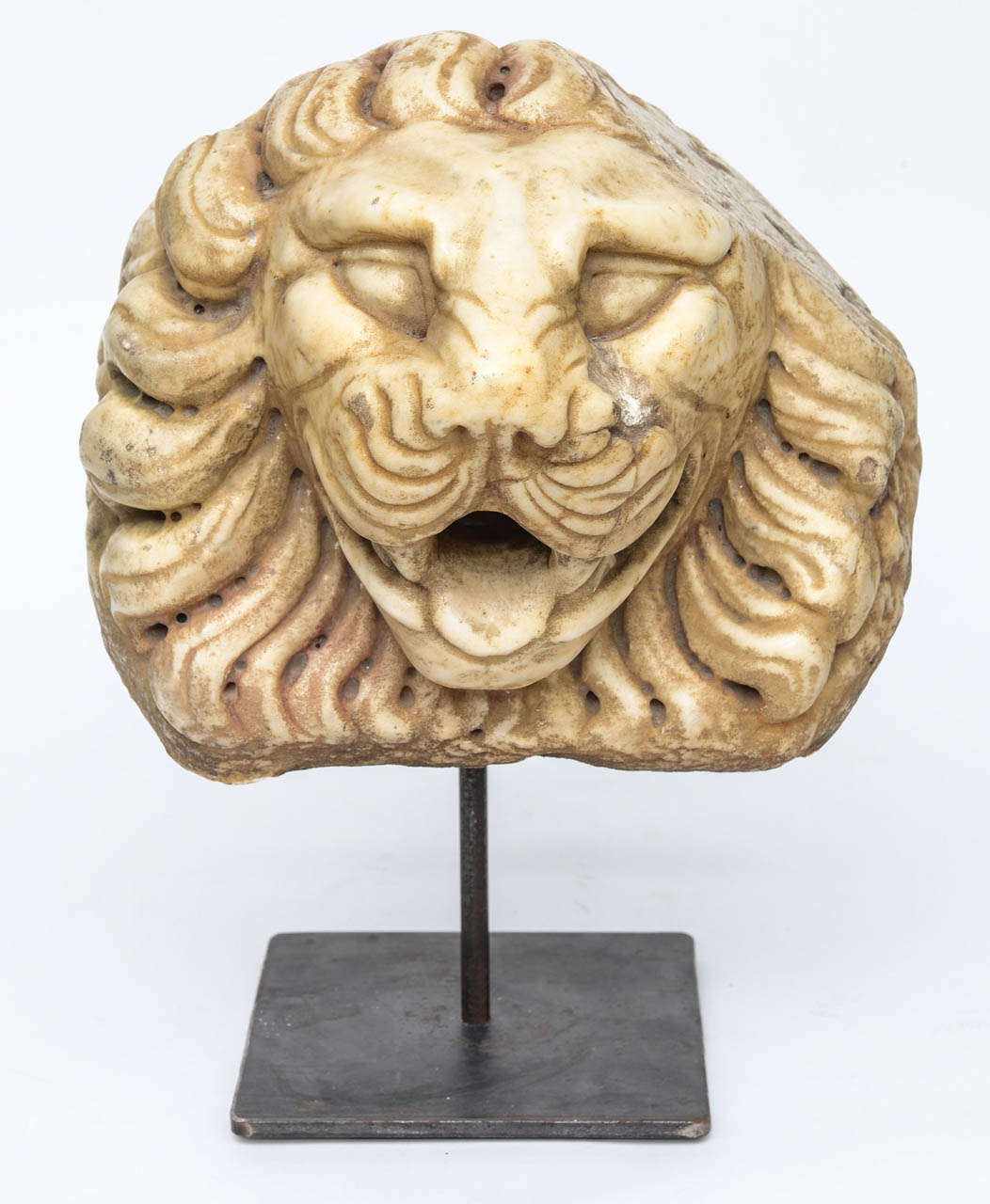 Baroque Carved Marble Lion Fountain Spout, 17th Century Italian