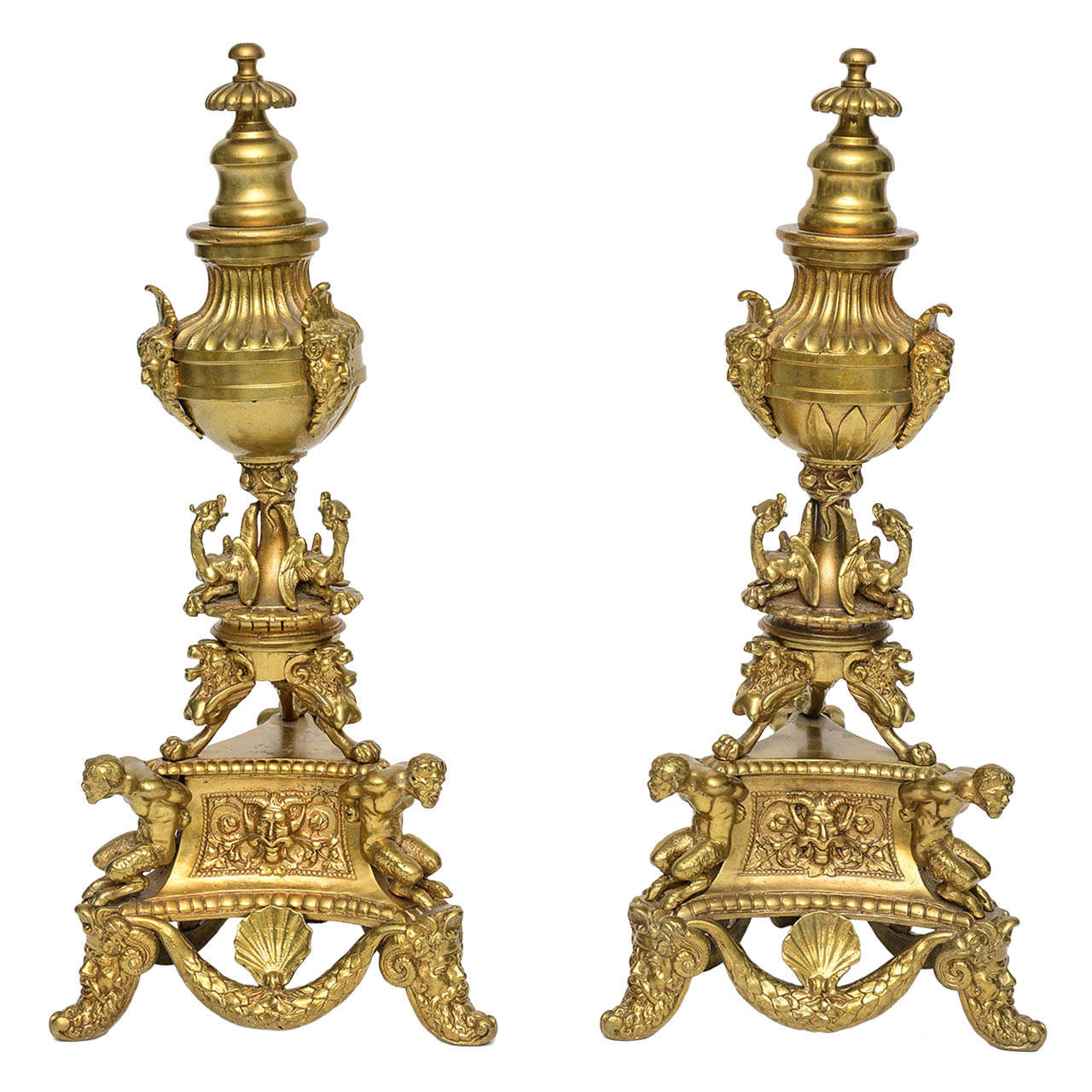 Paire de chenets en bronze doré dans le style d'Andrea Briosco (Riccio) en vente