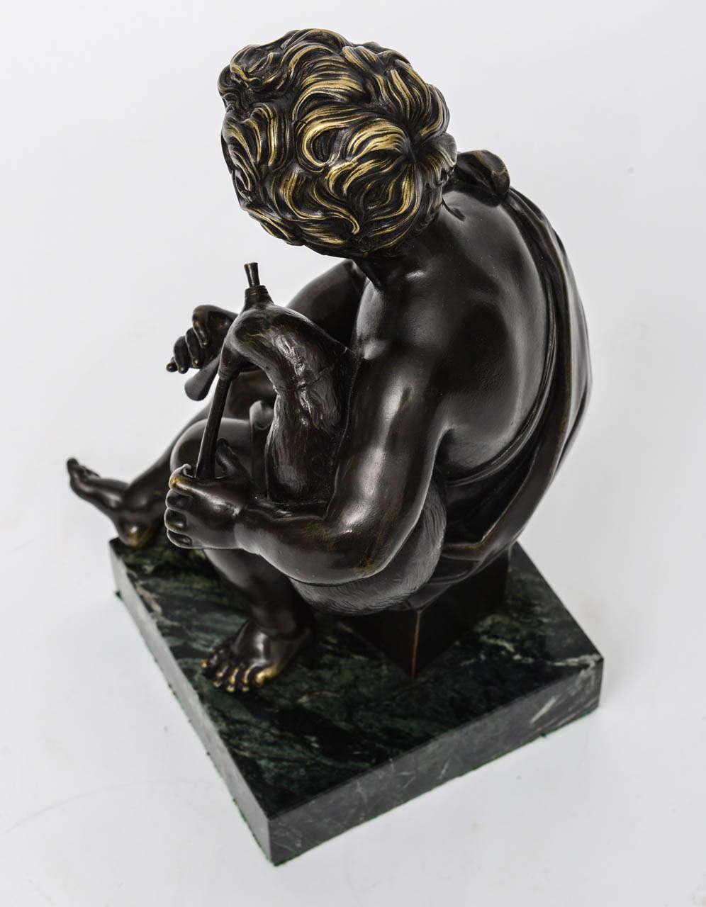 Bronzefigur eines jungen Jungen, der das Taschenspiel spielt, Französisch, 19. Jahrhundert im Angebot 5