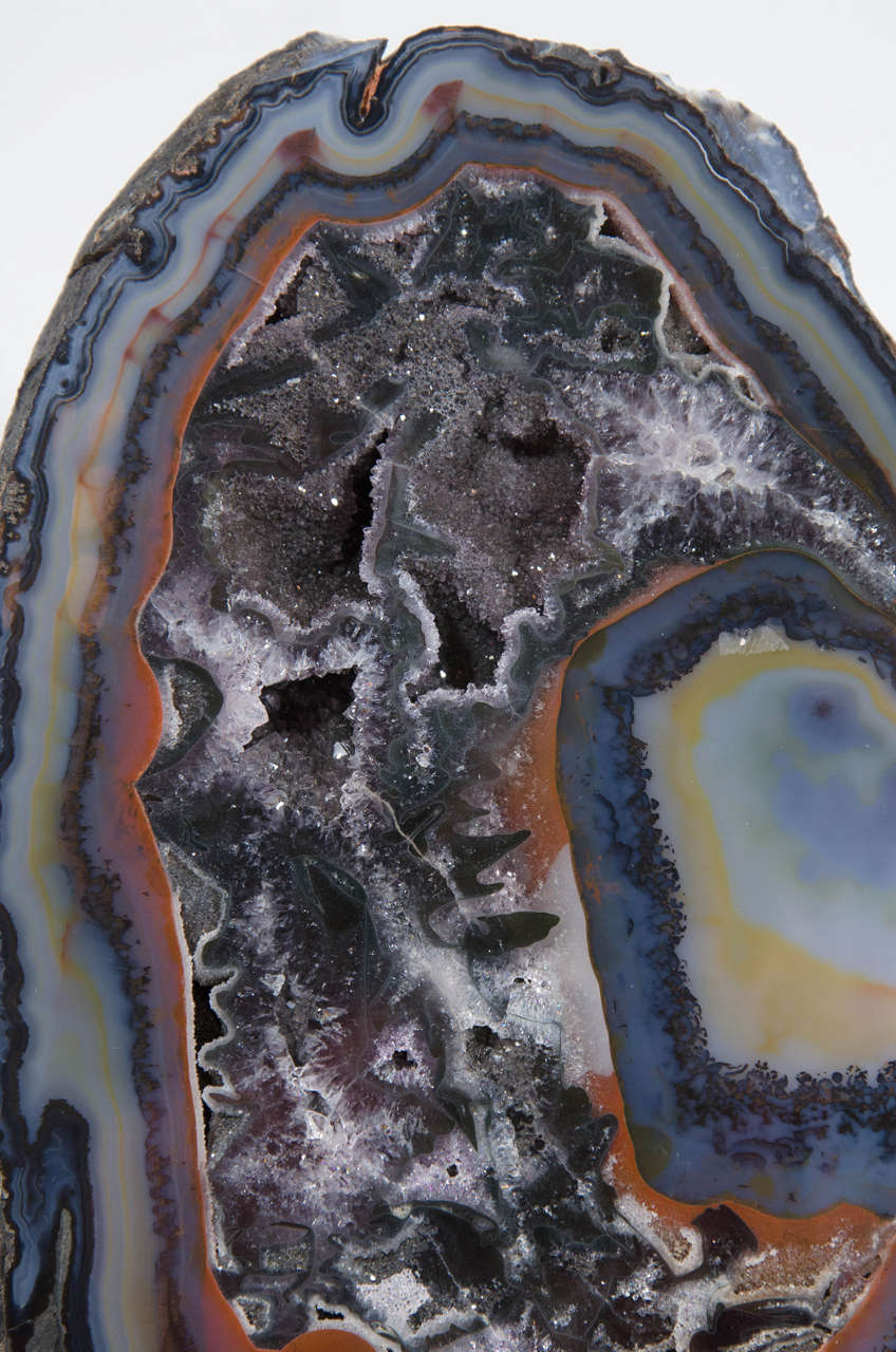 Organic and Superb Sliced Geode Rock Specimen In Excellent Condition In New York, NY