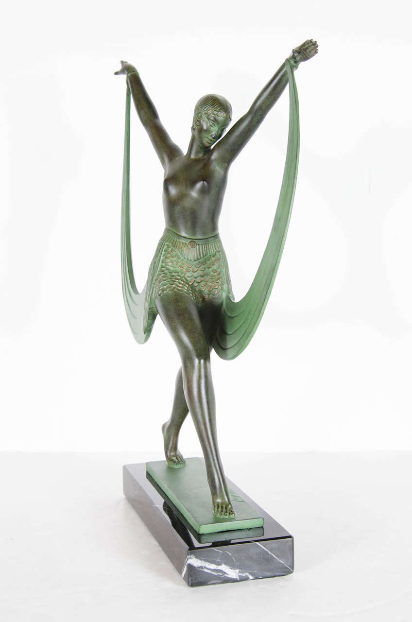 Stunning Art Deco Bronze Sculpture of Flapper Dancer by Pierre Le Faguays In Excellent Condition In New York, NY