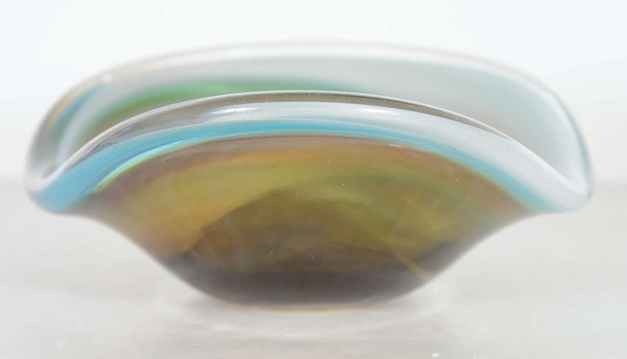 Hand-Blown Mid-Century Murano Glass Bowl in Hues of Amber, Aqua and Sky Blue In Excellent Condition In New York, NY