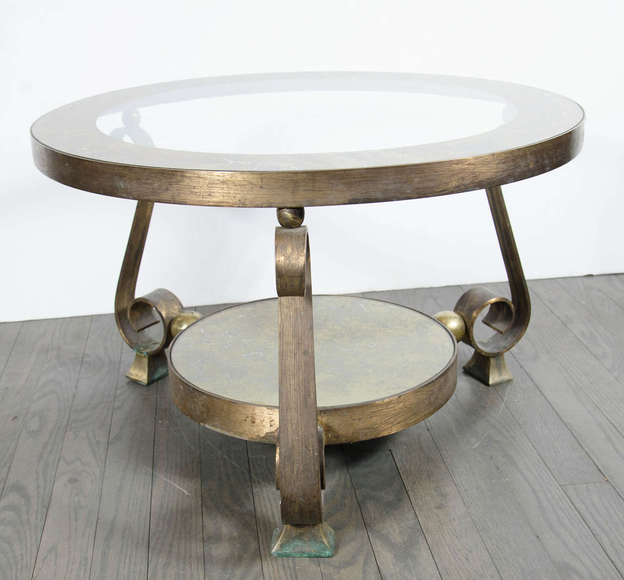 Elegant  Mid-Century Occasional Table By Arturo Pani 3