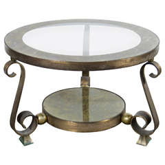 Elegante  Mesa auxiliar de mediados de siglo de Arturo Pani