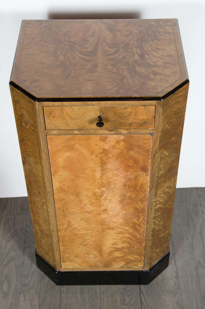 Mid-20th Century Pair of Art Deco Skyscraper Style Night Stands / End Tables in Book-Matched Elm