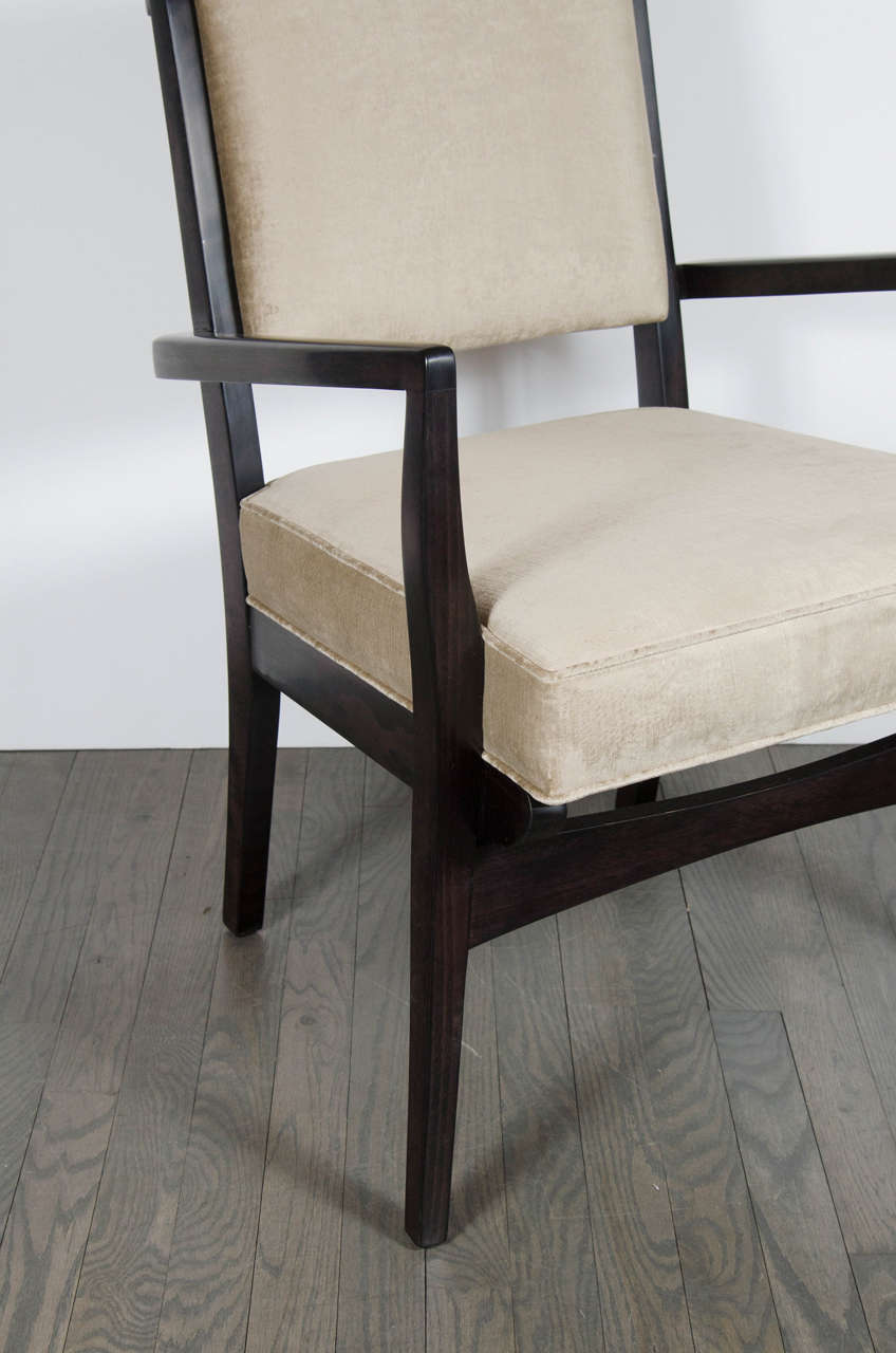 Luxuriöses Paar modernistischer Sessel aus der Mitte des 20. Jahrhunderts in handpoliertem Nussbaumholz (Dänisch) im Angebot