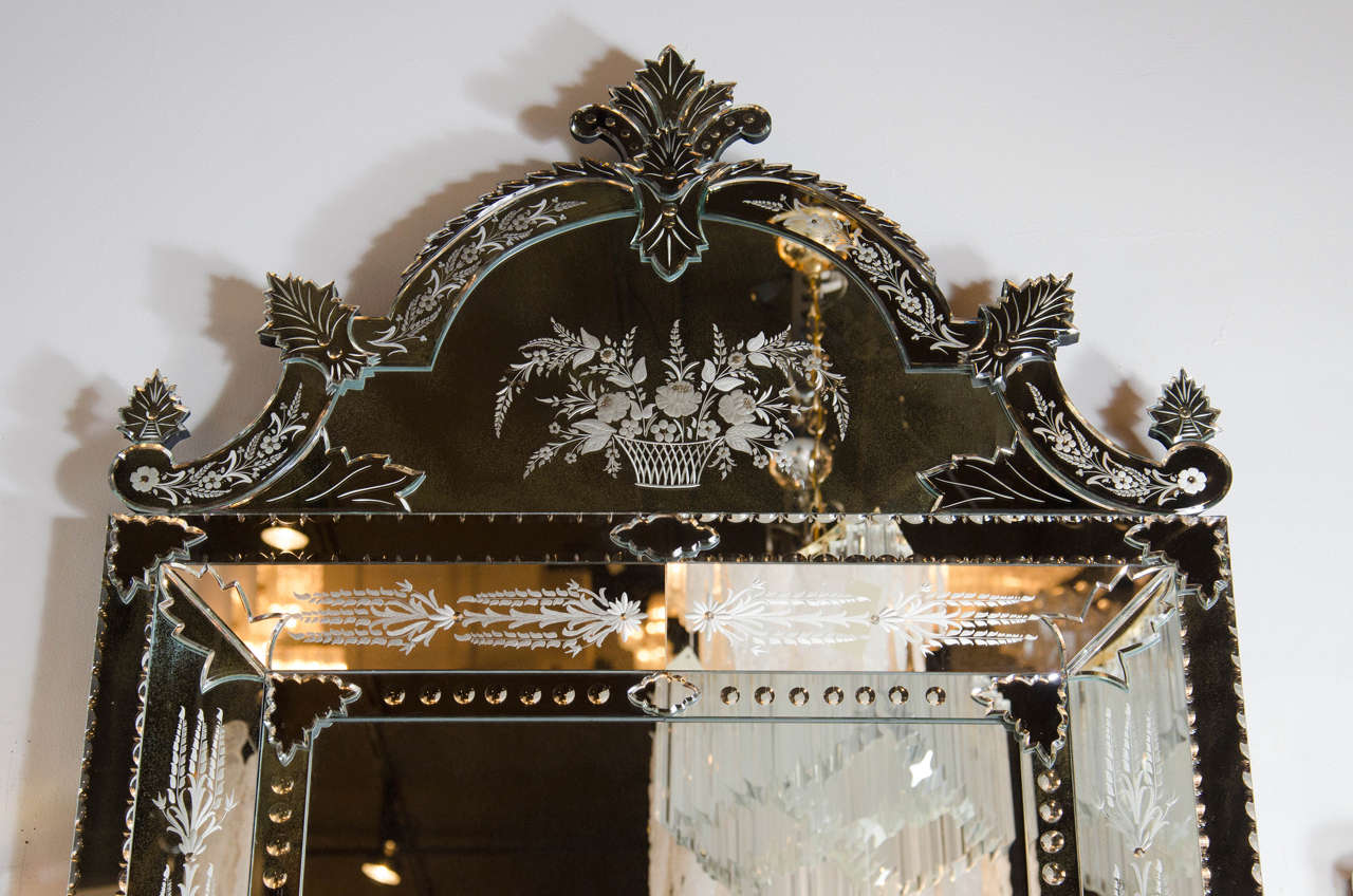 Exquisite Venetian Style Mirror with Stylized Foliage Detailing In Excellent Condition In New York, NY