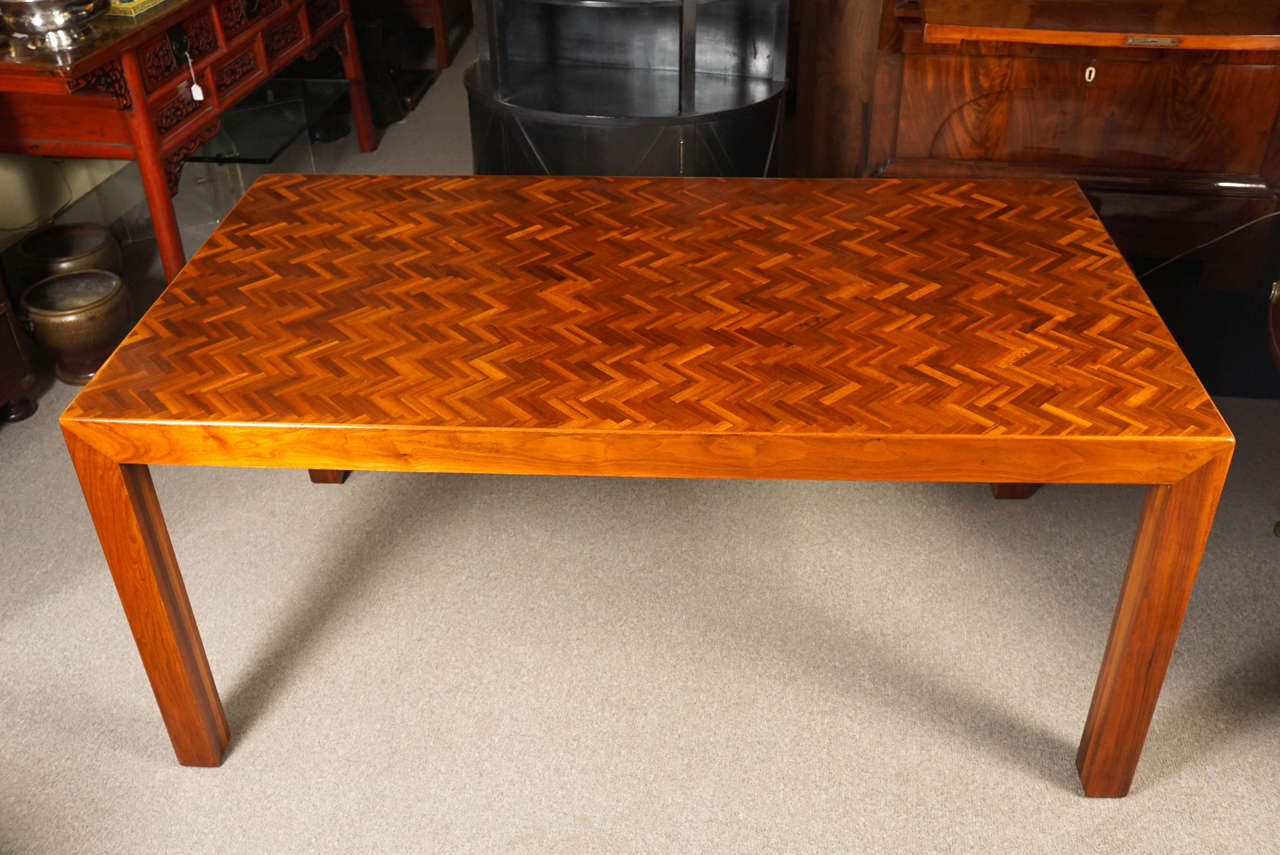 Inlay Chevron Table In Good Condition In Hudson, NY