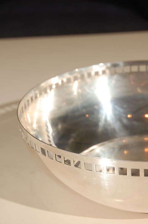 20th Century Richard Meier for Swid & Powell silver plate bowl