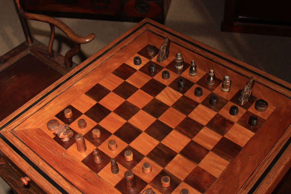 20th Century Large Philippine Moro Chess Set & Game Box For Sale