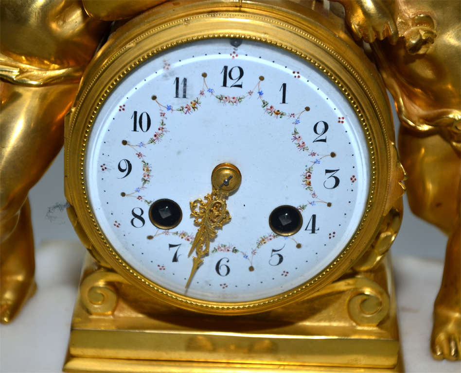 Gilded Bronze on  Marble base  Clock - Louis XVI Style In Excellent Condition For Sale In Paris, FR