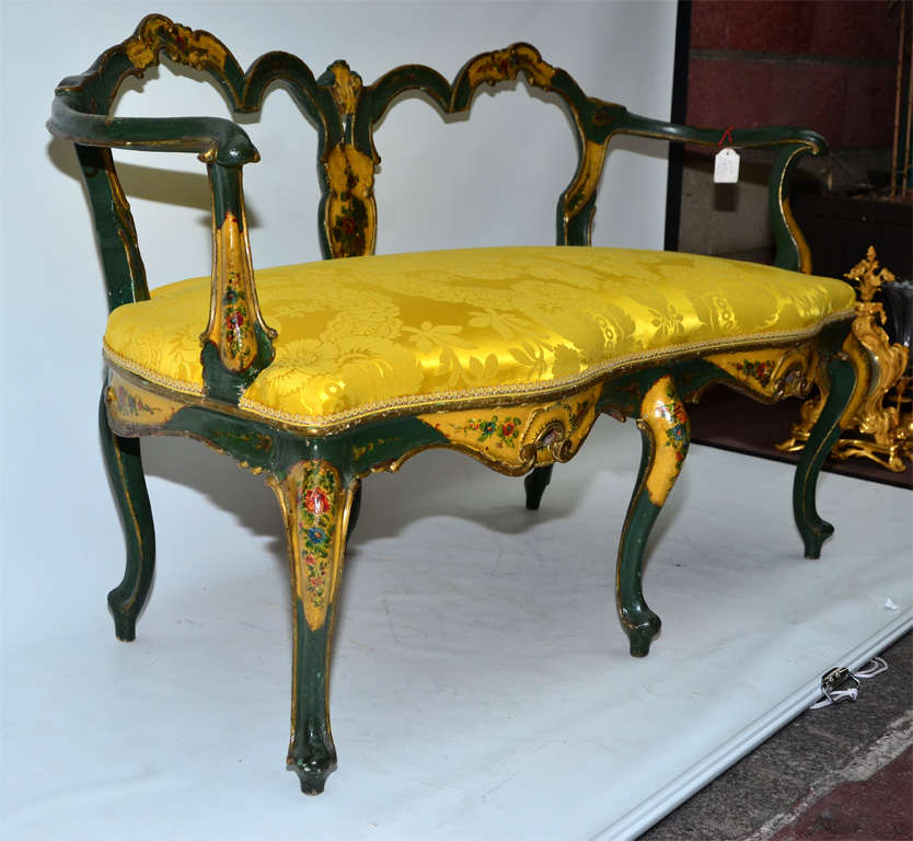 18th Century and Earlier Gorgeous  painted Venitian  settee . For Sale