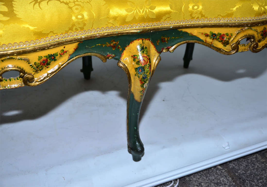 Gorgeous  painted Venitian  settee . For Sale 5