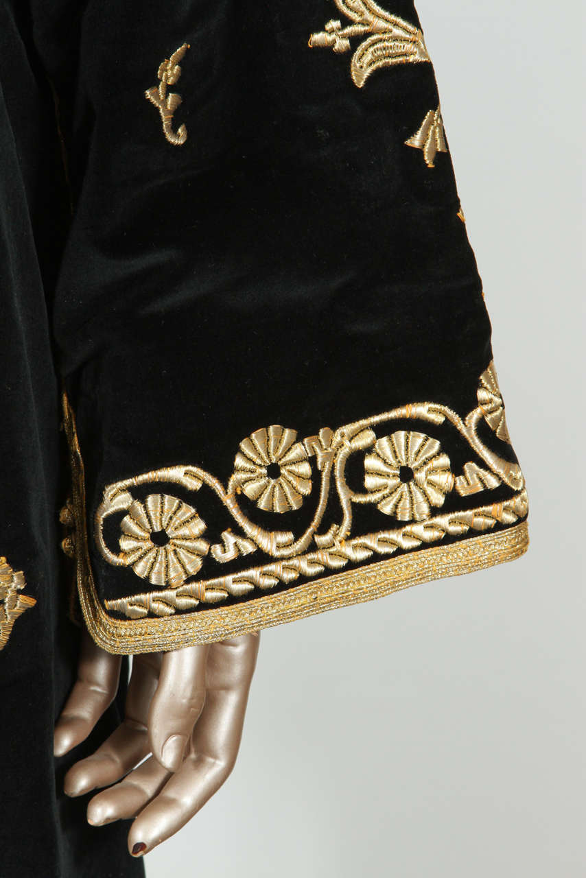 Amazing Vintage Caftan, Black Velvet and Gold Embroidered ca. 1960s In Good Condition In North Hollywood, CA
