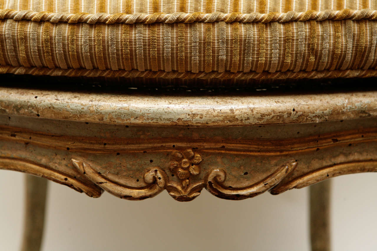 Chaises d'appoint françaises du XVIIIe siècle Bon état - En vente à Los Angeles, CA