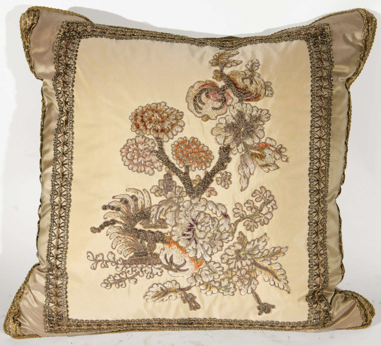Pair of 19th Century French Fragment Pillows In Excellent Condition In Los Angeles, CA