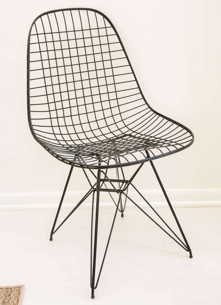 Mid-Century Modern Set of Four Herman Miller Eames Wire Chairs