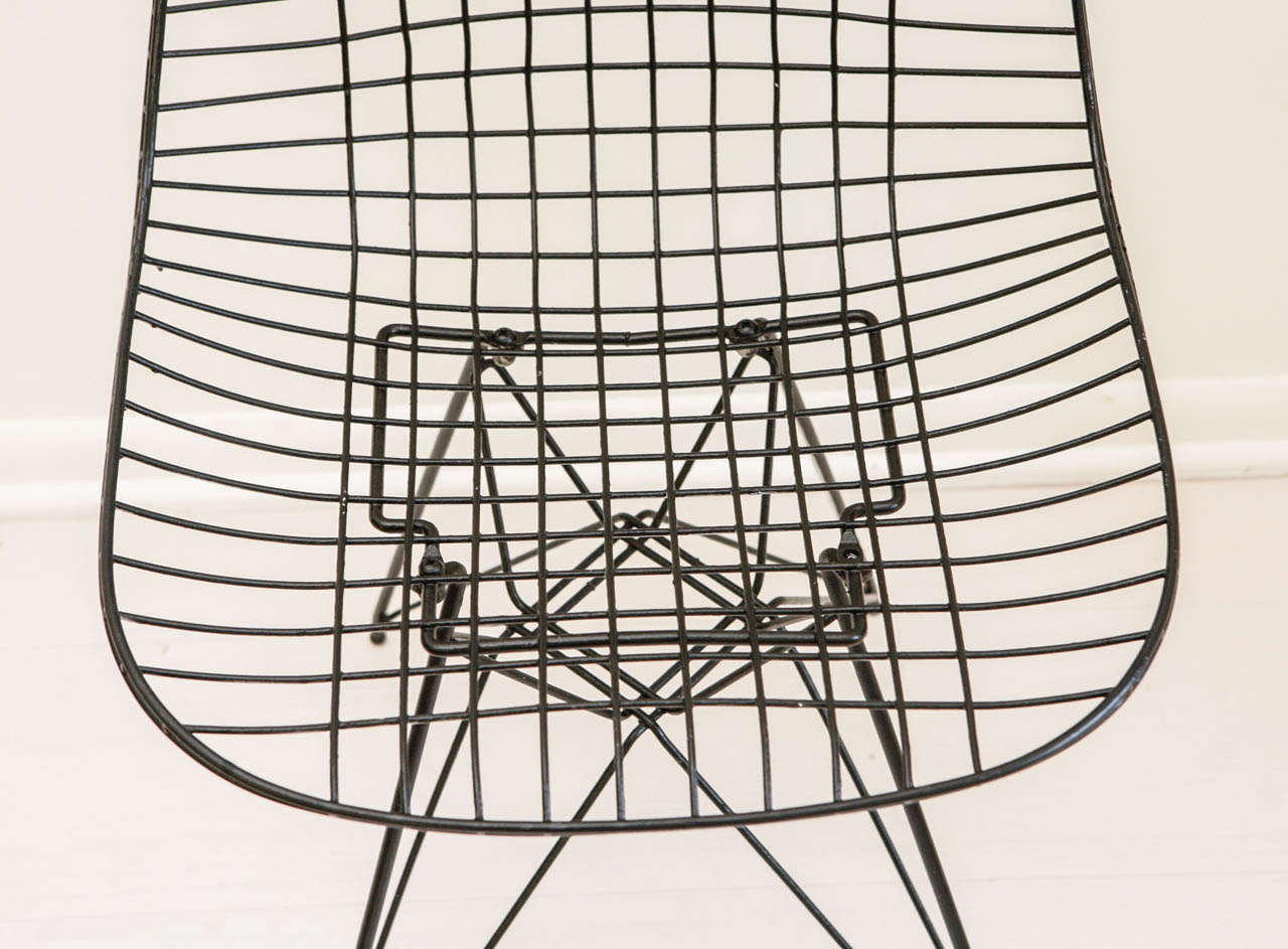 Set of Four Herman Miller Eames Wire Chairs In Excellent Condition In Santa Monica, CA