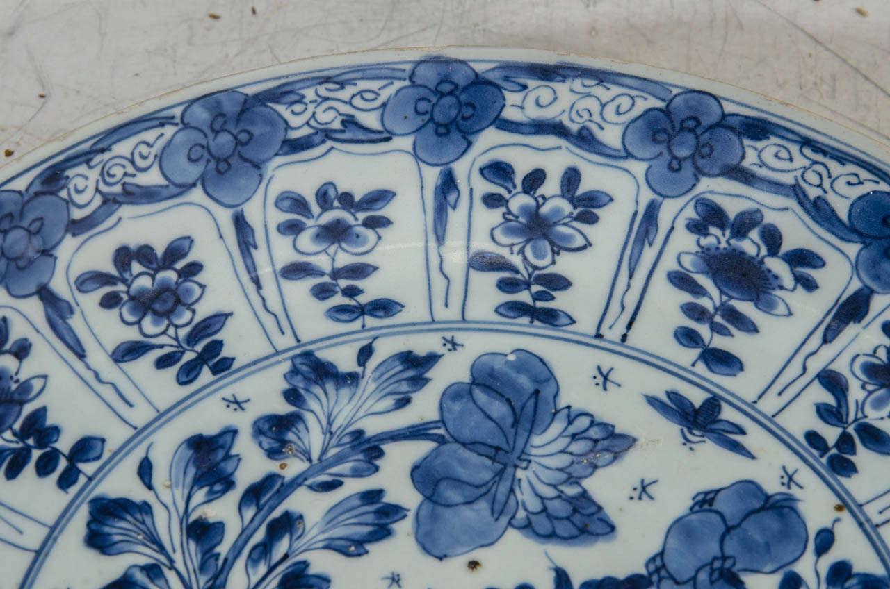 18th Century and Earlier Late Ming or Early Qing Dynasty Blue & White Chinese Porcelain Charger