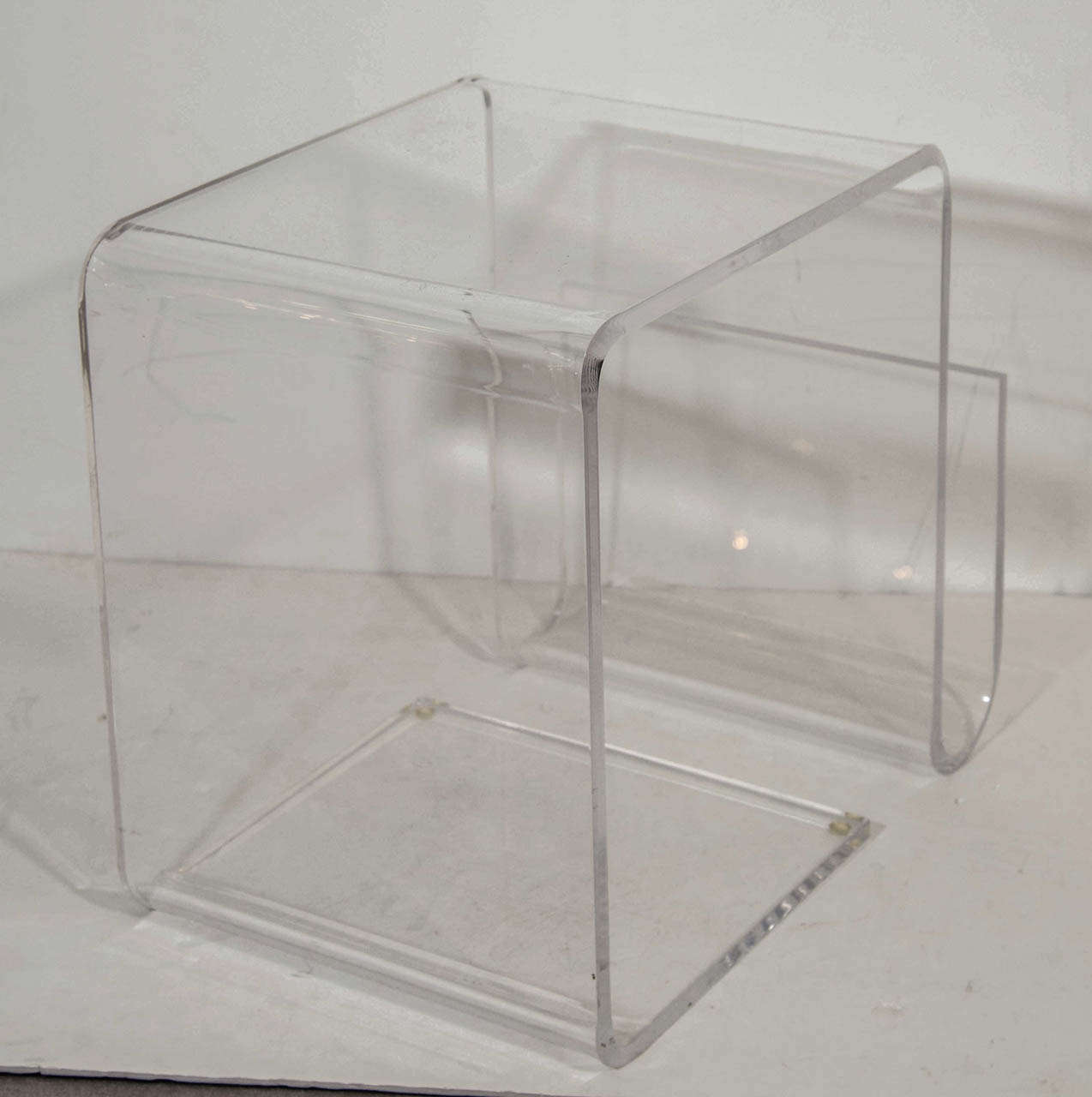 Mid Century Lucite Magazine Table In Good Condition In Astoria, NY
