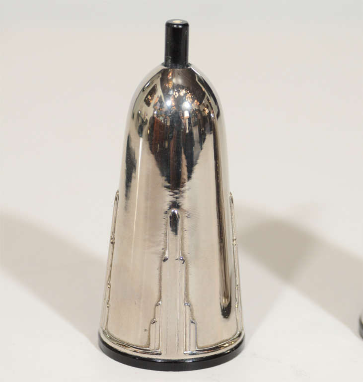 Pair of Art Deco Skyscraper Style Salt/Pepper Shakers In Excellent Condition In New York, NY