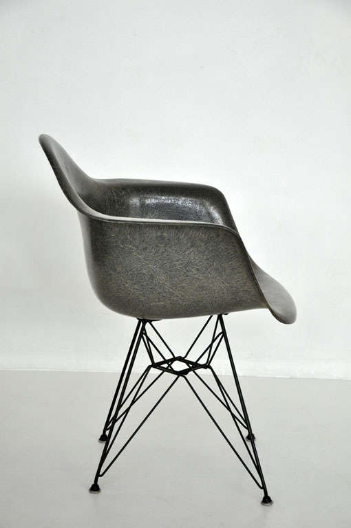 6 Charles Eames shell chairs 1