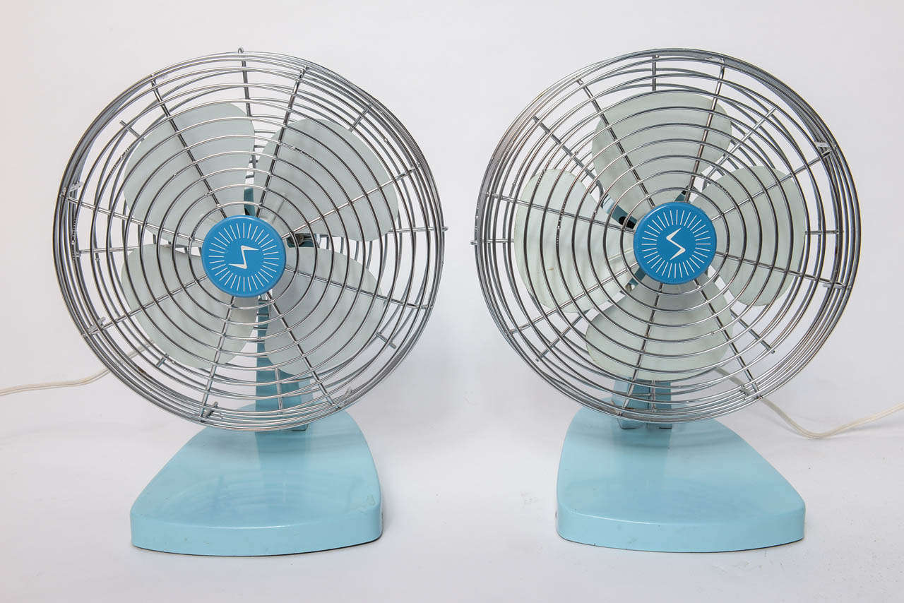 Those fabulous 1950s Pair of turquoise metal fan table made by Superior Electric Products Corp. will be a pretty Vintage Mid-Century accents on any room. The 3 speeds are working perfectly.
