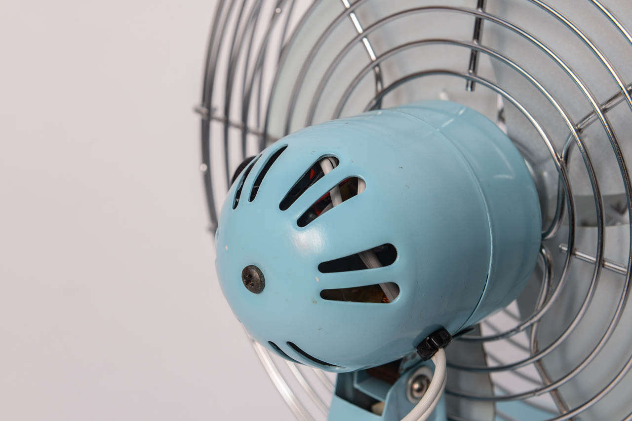 1950s Pair of Metal Turquoise Fan by Superior Electric Products Corp. In Excellent Condition In Miami, FL
