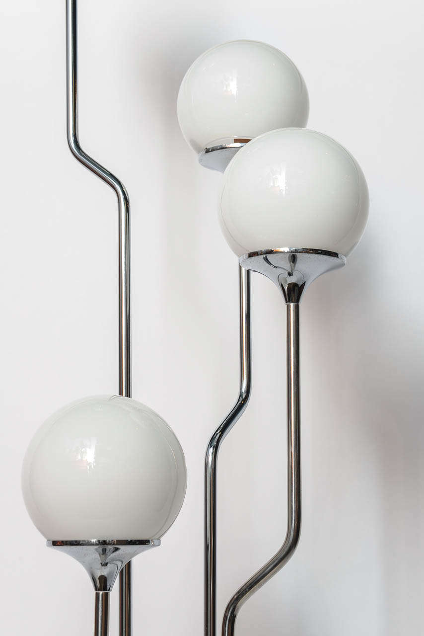 Mid-century Chrome Glass Globes Floor Lamp In Good Condition In Miami, FL