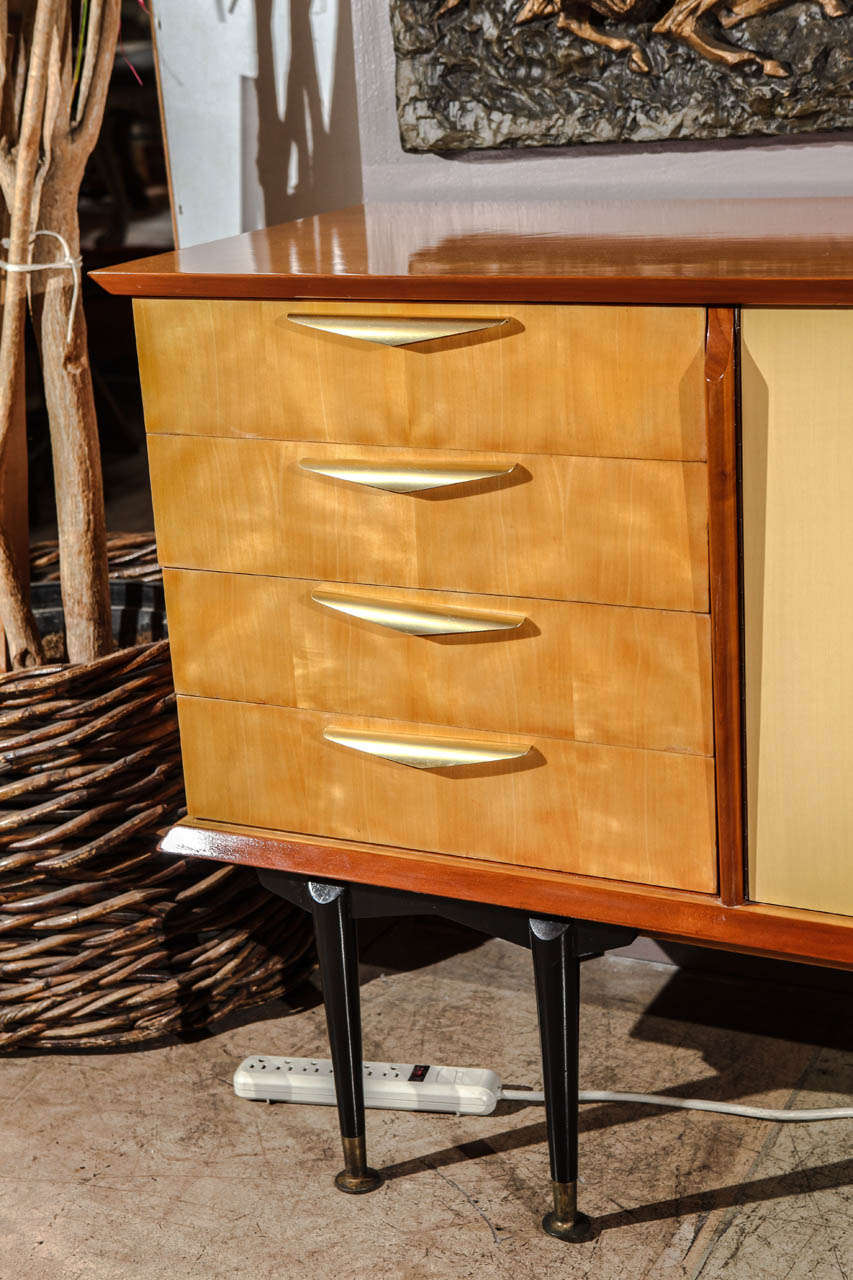 Stunning Mid Century Italian Credenza Buffet In Good Condition In Los Angeles, CA