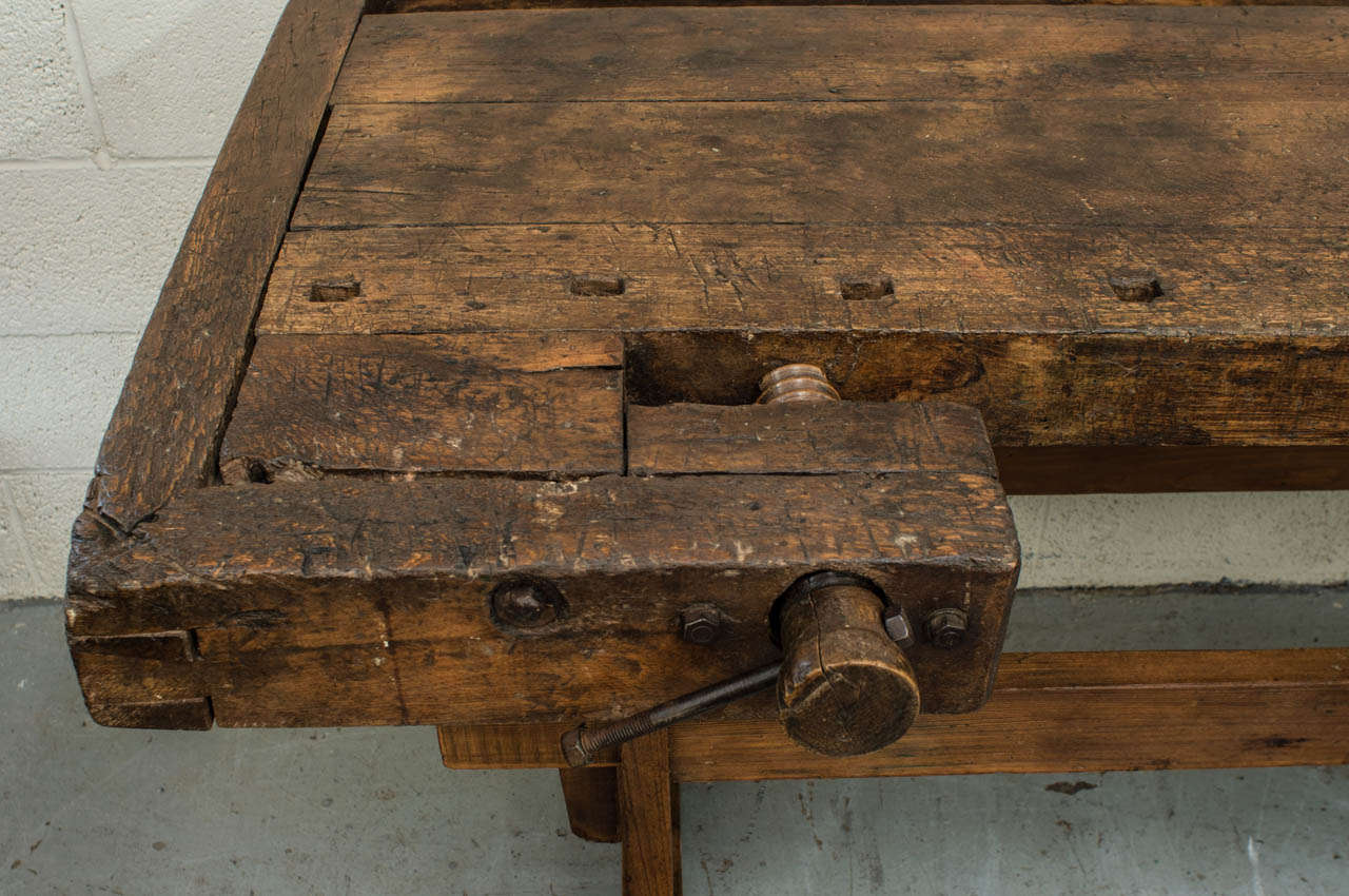 Oak Carpenter's Workbench In Good Condition In Baltimore, MD