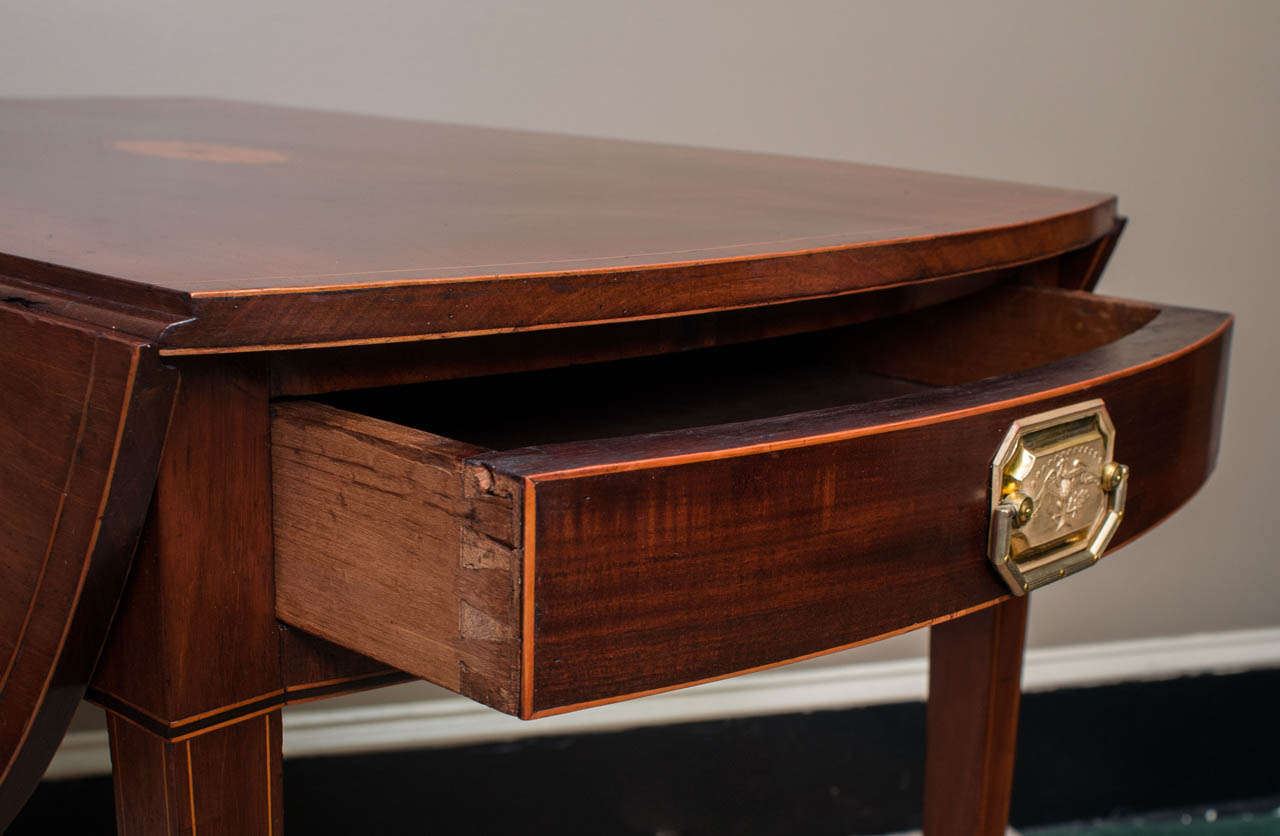 18th Century and Earlier Excellent Federal Pembroke Table For Sale