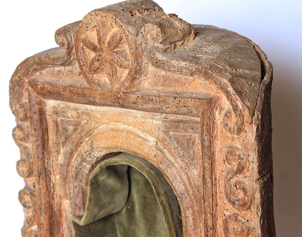 Early 18th Century Spanish Altar Carved from Tree Trunk 2