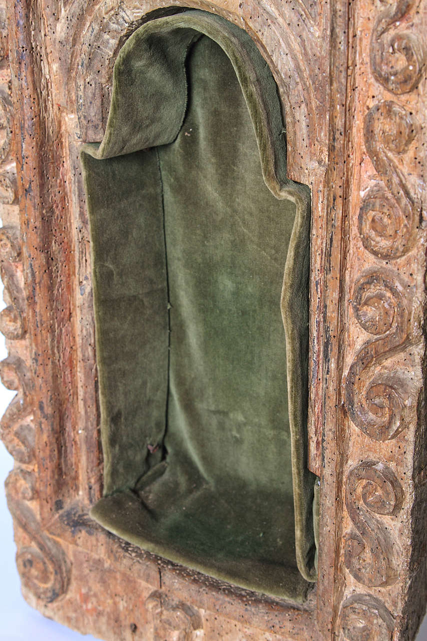 Early 18th Century Spanish Altar Carved from Tree Trunk 3