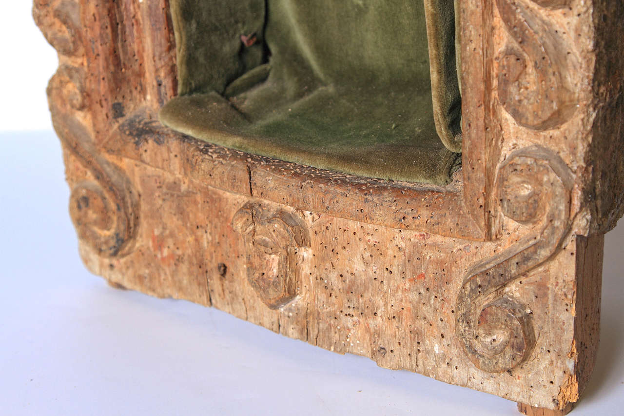 Early 18th Century Spanish Altar Carved from Tree Trunk 4
