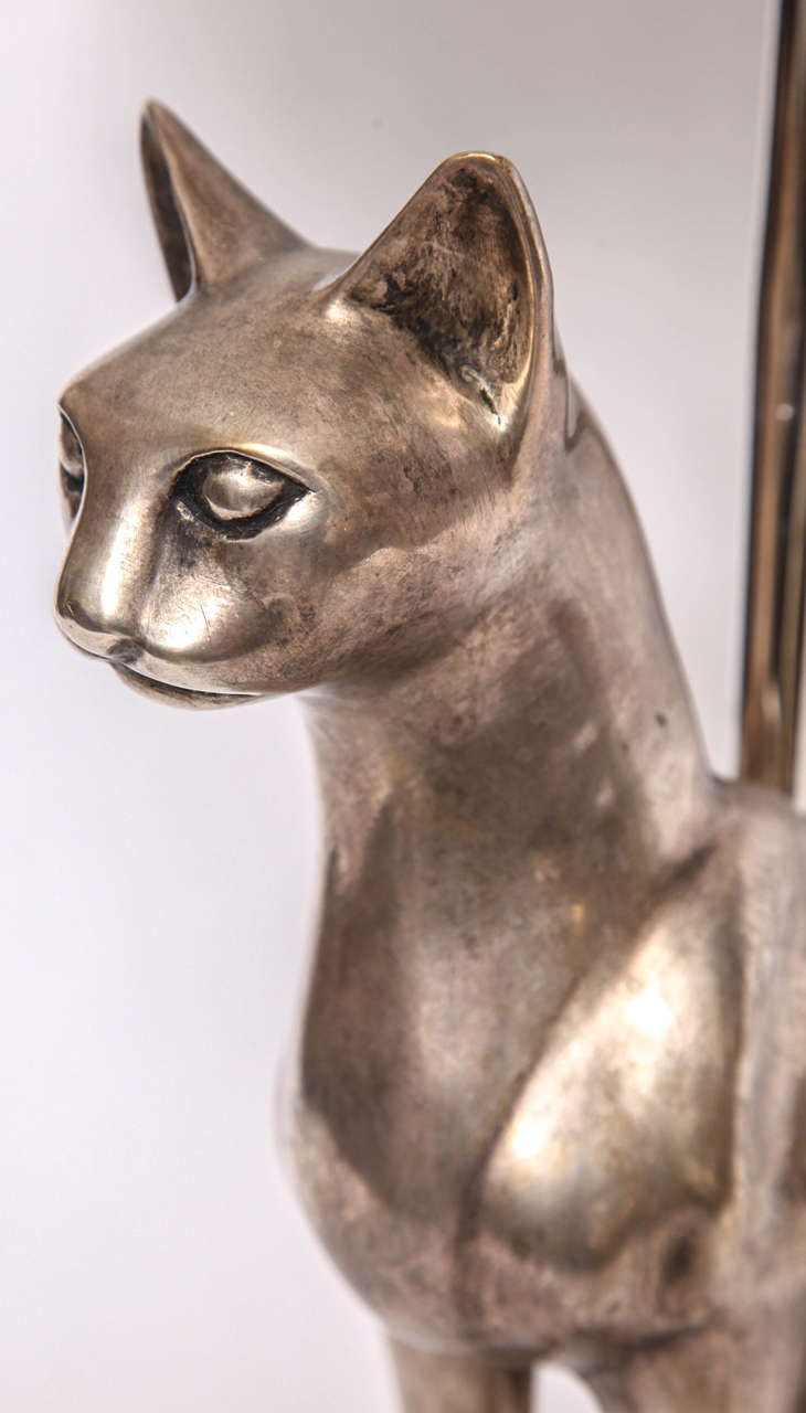 American Pair of 1920s Silvered Bronze Sculptural Siamese Cat Table Lamps