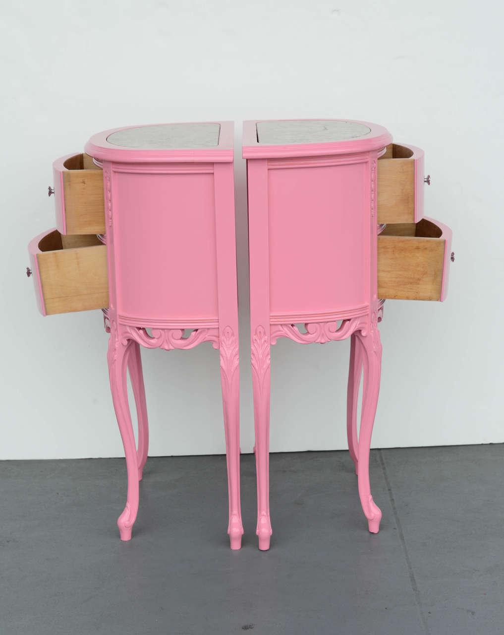 Pink Louis XV Style Nightstands In Excellent Condition In Miami, FL