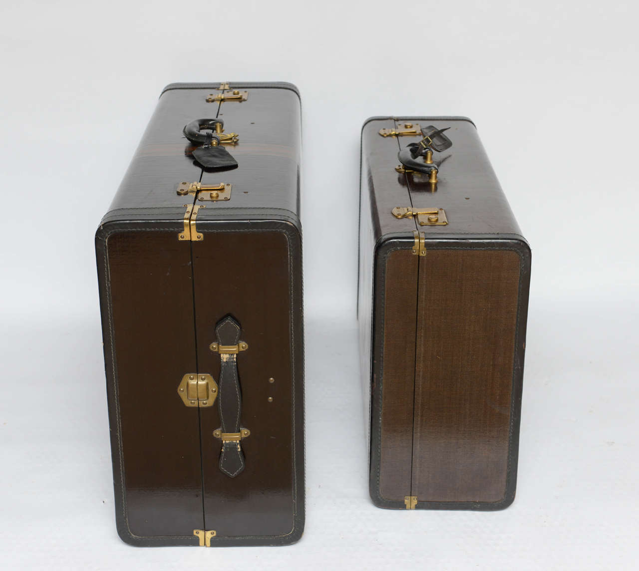 Mid-20th Century Gorgeous Pair of Vintage Italian Suitcases For Sale