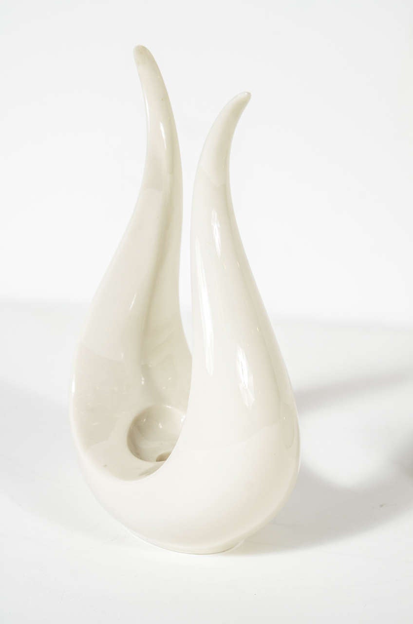Pair of Elegant Porcelain 1940s Lyre Form Art Deco Candle Holders by Lenox In Excellent Condition In New York, NY