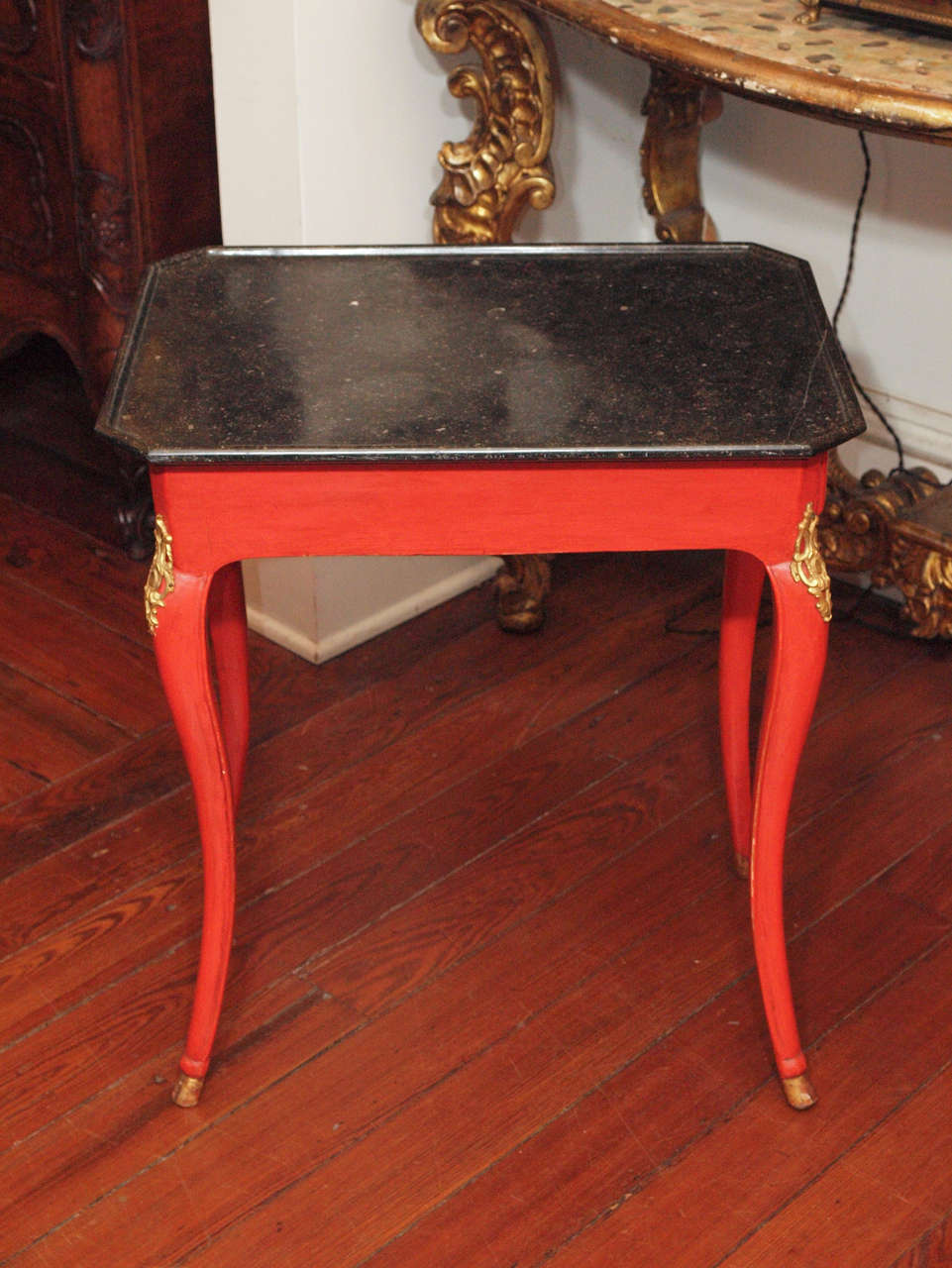Louis XV transition Small Occasional Table with trayed marble top For Sale 1
