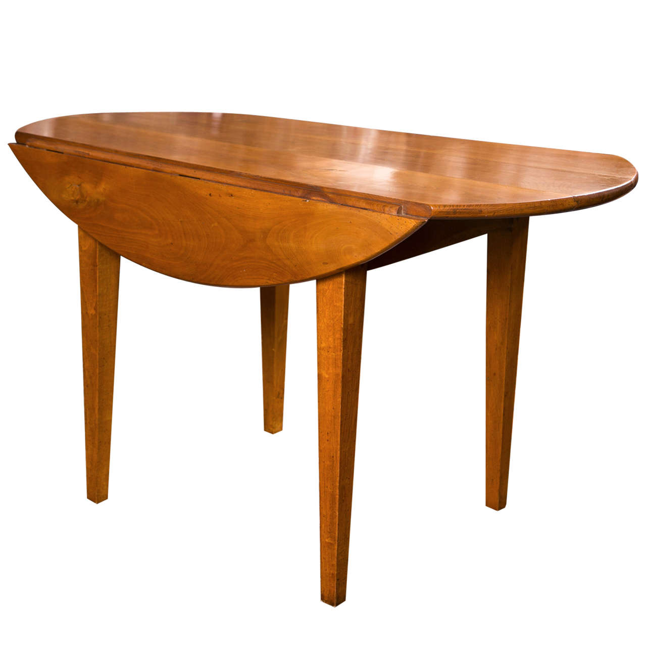 This cherry drop-leaf table is the perfect size for that country kitchen breakfast nook. Its gentle 51