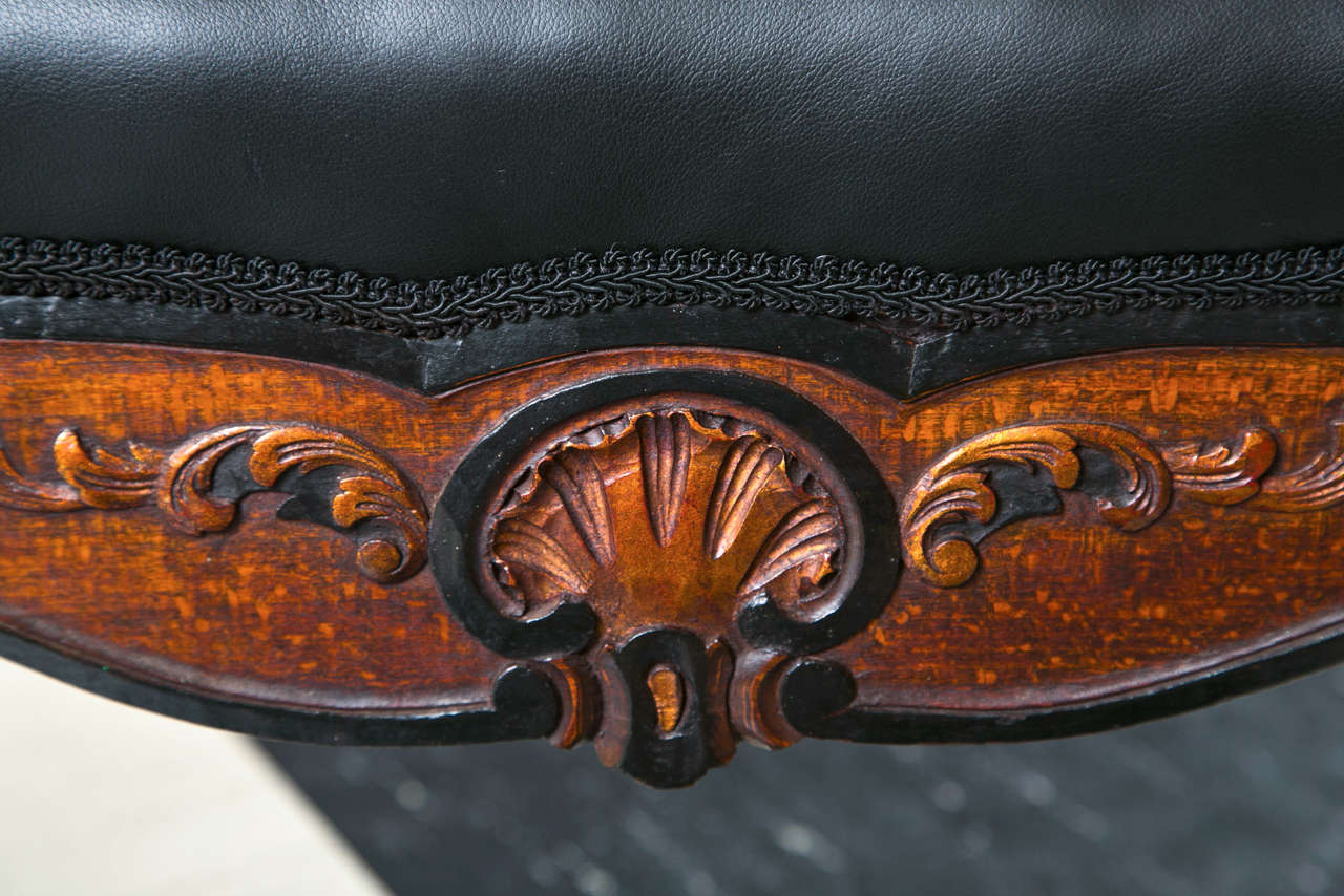 Carved Louis XV Style Bench In Excellent Condition In Woodbury, CT